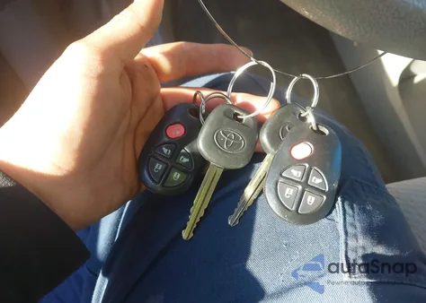 2012 Toyota Sienna Le V6 8 Passenger from USA, damaged, VIN 5TDKK3DC4CS245457